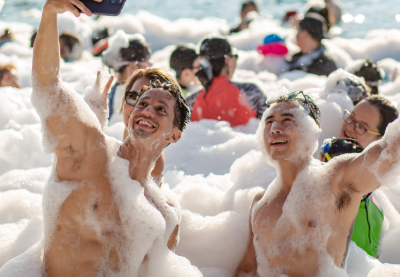 Foam Party | Vé Tiệc Bể Bơi Bubble Pop Movenpick Waverly Phú Quốc