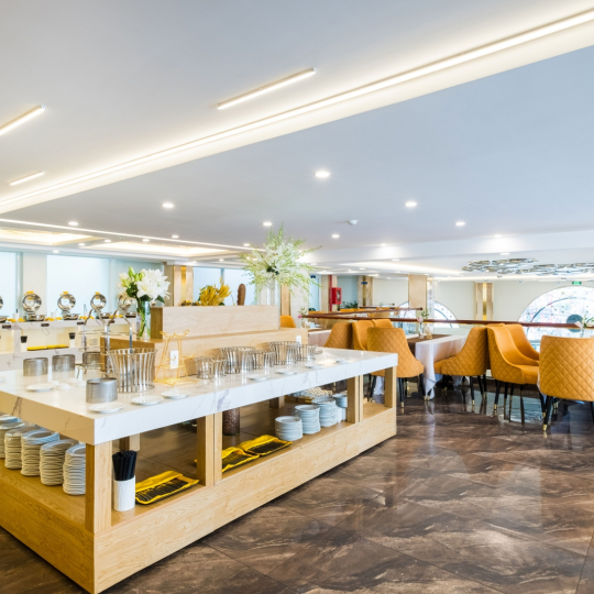 Sandals Lily Hotel Dalat